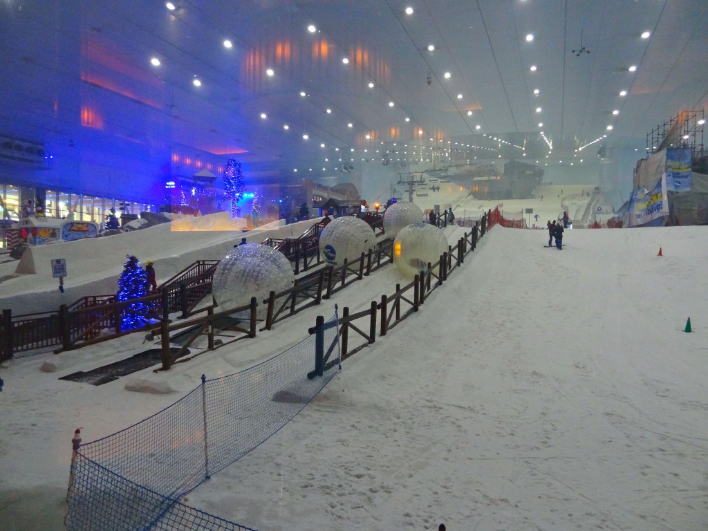 Skiing indoors in Dubai