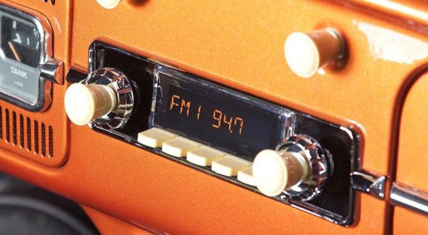 Push button old car radio